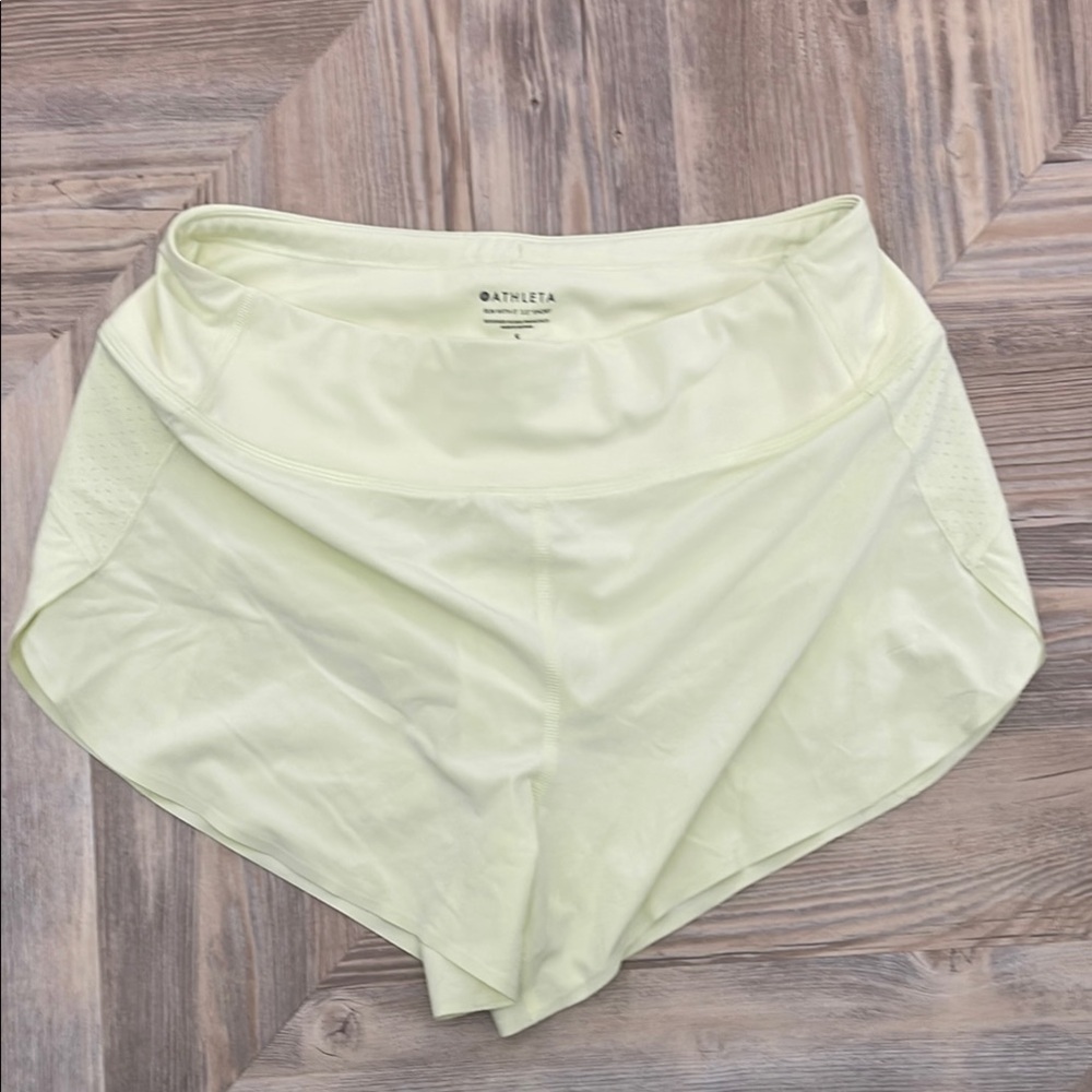 Athleta Women's Athletic Shorts in Light Yellow Small